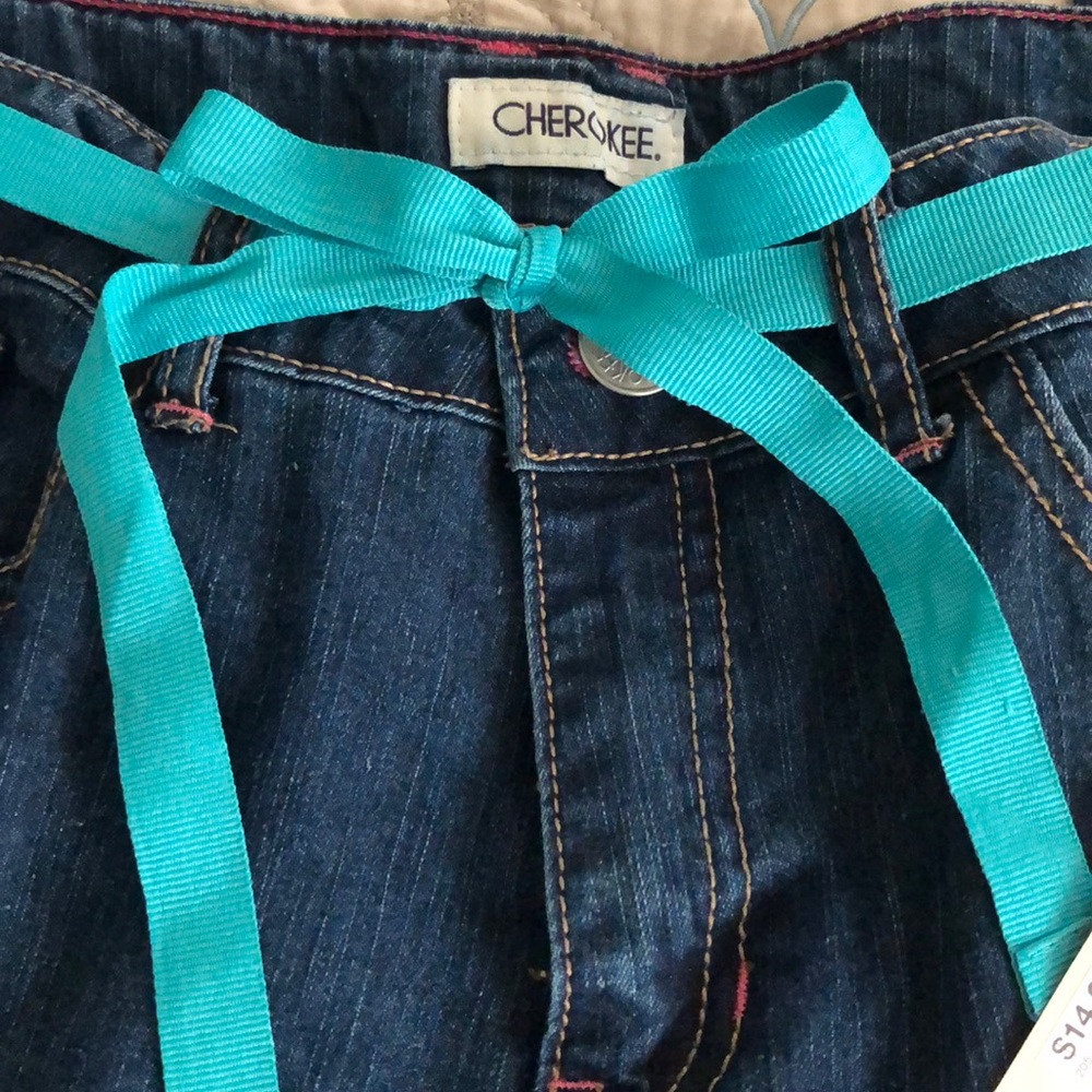 2 Pairs of Cherokee Embellished Jeans - Picture 9 of 12